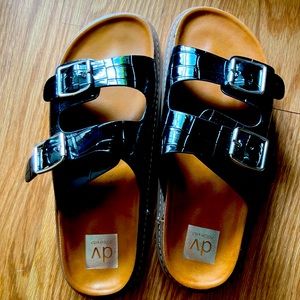 Really cool dolce vita platform sandals. Worn a few times . Very well taken care